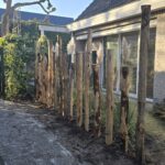 Kastanje paal 250 cm lang, diameter 10-12 cm, gepunt, kastanje paal 200 cm lang, diameter 10-12 cm, gepunt en kastanje paal 175 cm lang, diameter 10-12 cm, gepunt