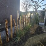 Kastanje paal 250 cm lang, diameter 10-12 cm, gepunt, kastanje paal 200 cm lang, diameter 10-12 cm, gepunt en kastanje paal 175 cm lang, diameter 10-12 cm, gepunt