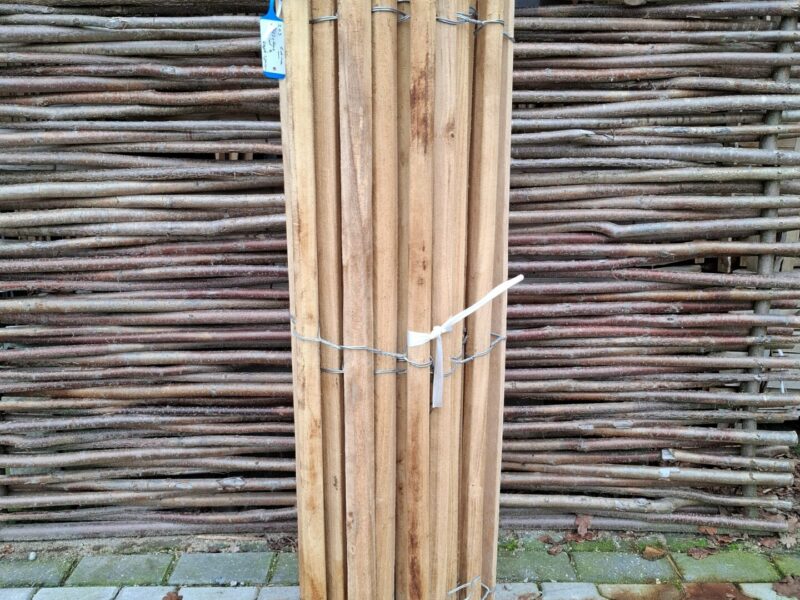 NR 203 Schapenhek robinia 120 cm hoog, latafstand 4 cm. Lengte 270 cm