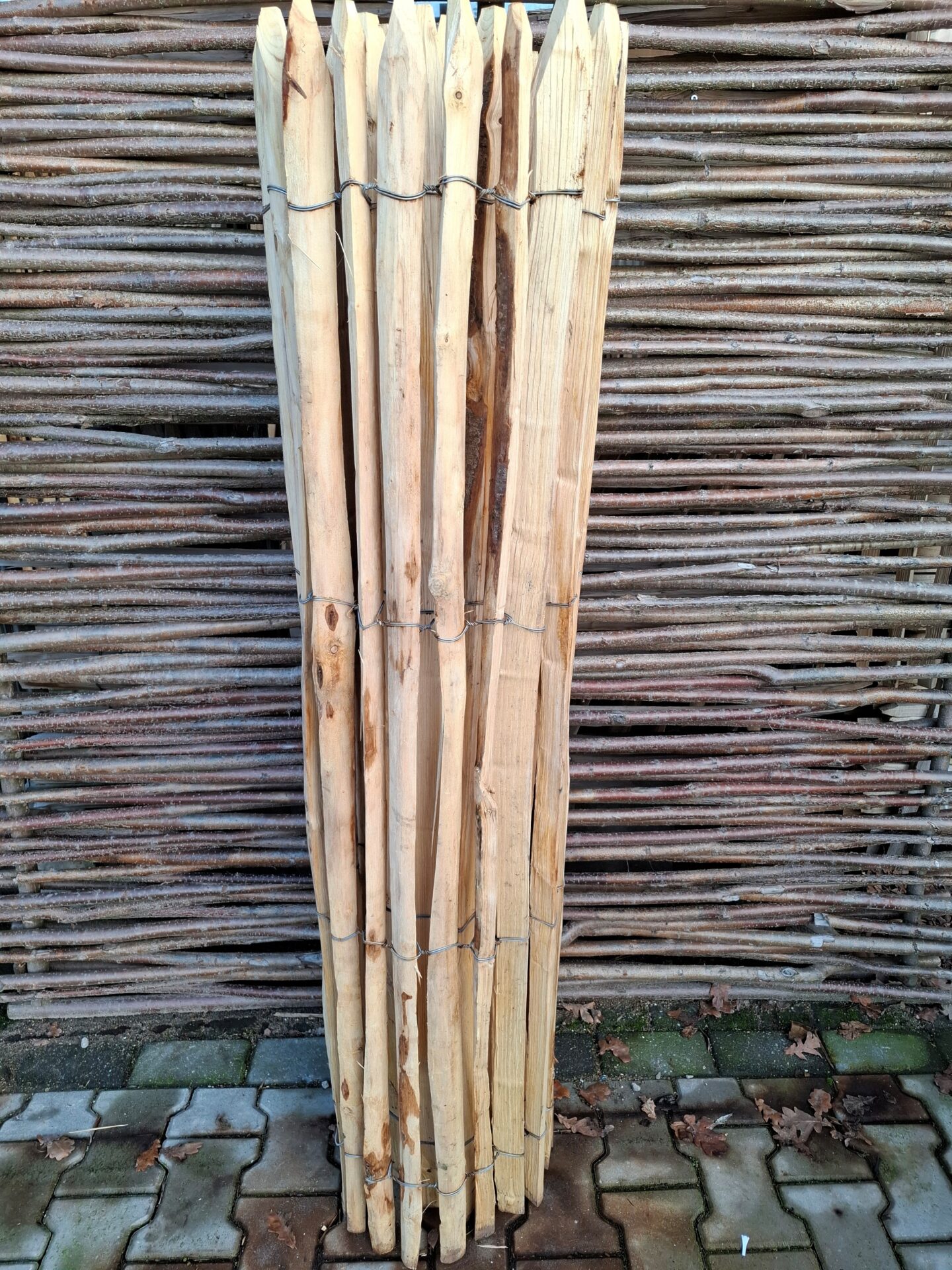 Nr 148 Schapenhek kastanje 150 cm hoog, latafstand 2 cm. Lengte 200 cm