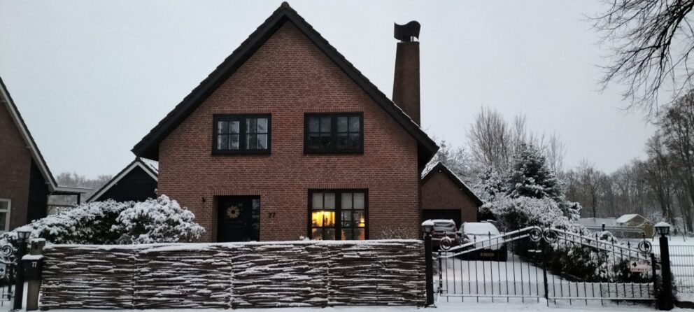 Hazelaar scherm Somme 3, 180Bx115H en kastanje paal 175 cm lang, diam. 7-9 cm, gepunt