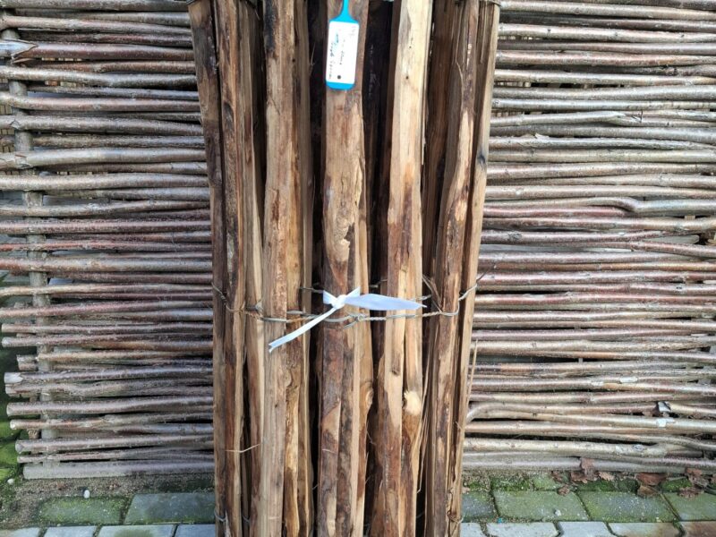 Nr 149 Schapenhek kastanje 120 cm hoog, latafstand 4 cm. Lengte 490 cm