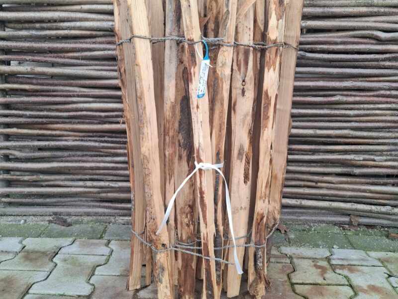 nr 130 Frans schapenhek kastanje 80 cm hoog - latafstand 8 cm - reststuk 480 cm