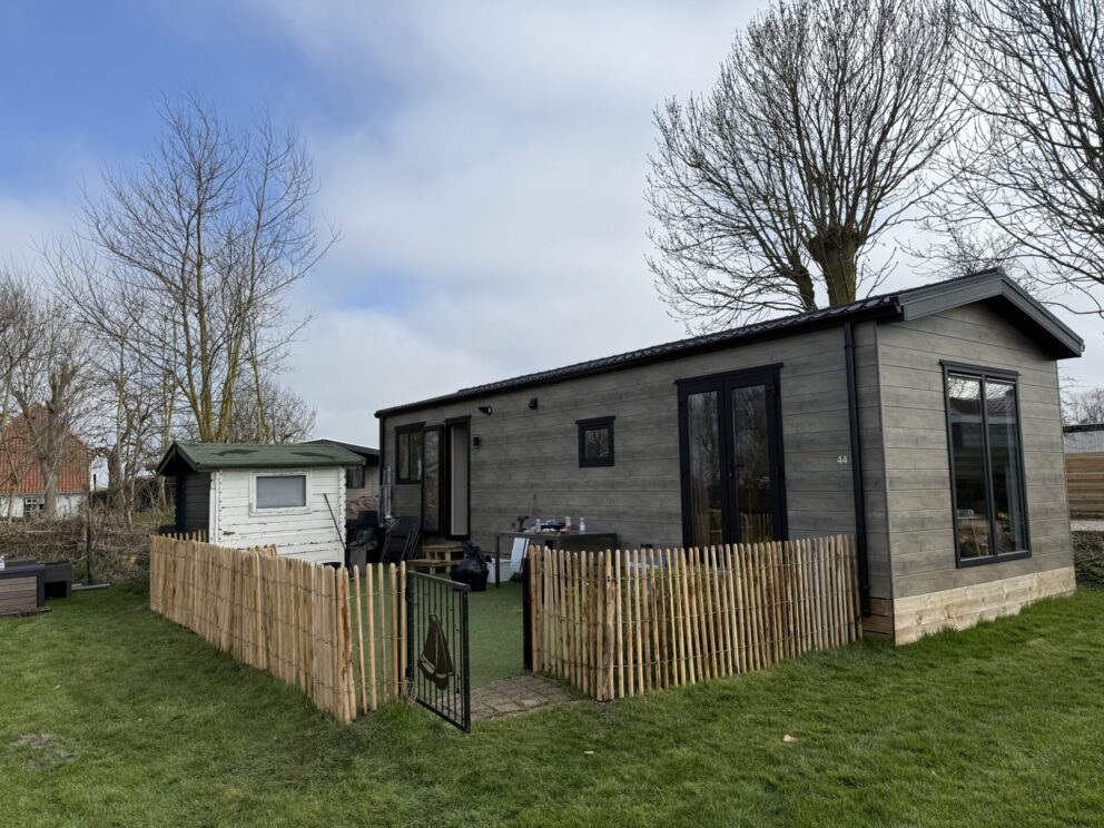 Robinia schapenhek 100 cm hoog, latafstand 4 cm, chalet