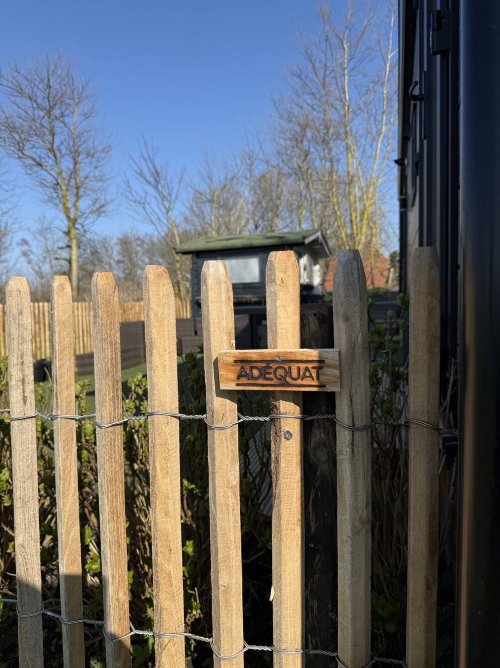 Robinia schapenhek 100 cm hoog, latafstand 4 cm, chalet