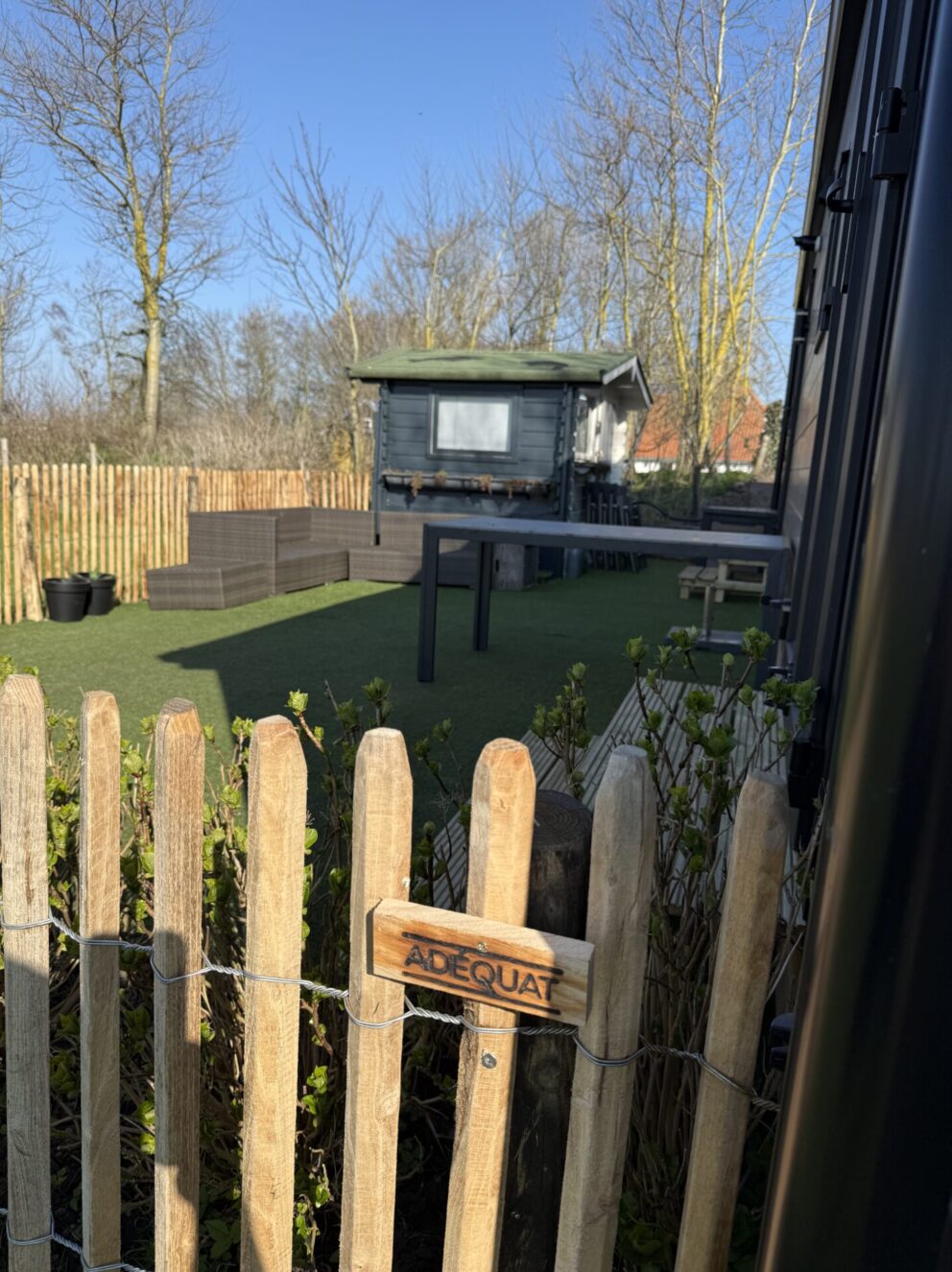 Robinia schapenhek 100 cm hoog, latafstand 4 cm, chalet