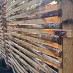 Vlechtscherm kastanje 180 x 180 cm en kastanje paal 4-zijdig, ronde hoeken, diameter 10 cm, lengte 170 cm