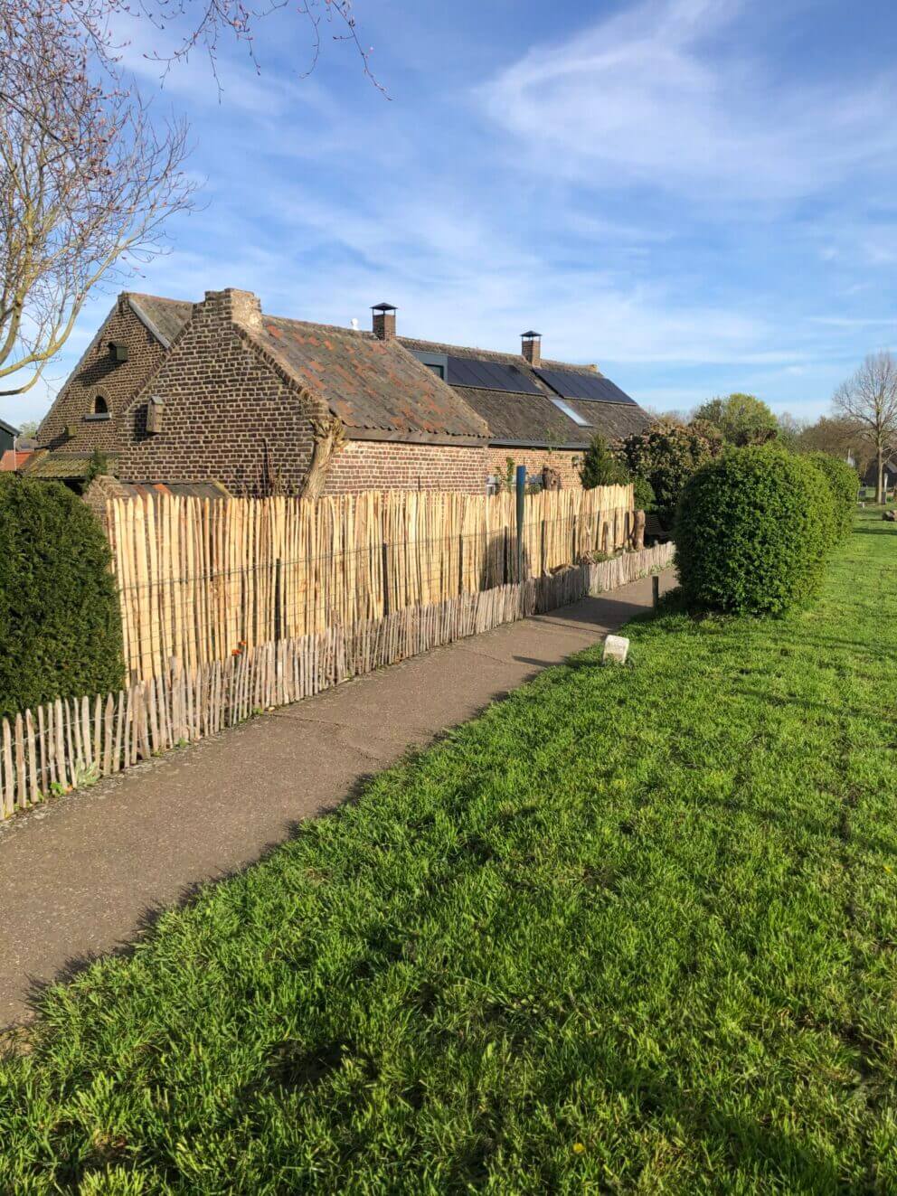 Privacy in de tuin met een Frans schapenhek