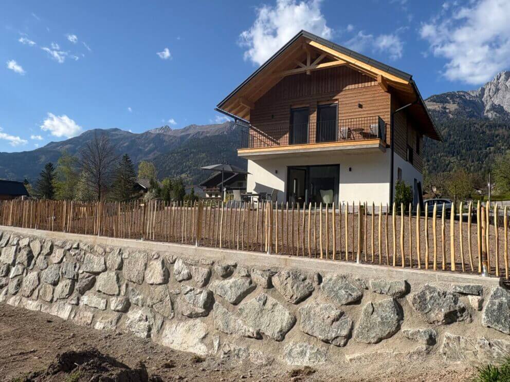 Kastanje schapenhek in de Oostenrijke Alpen