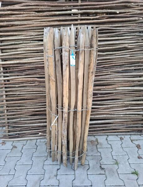 Nr 75 Schapenhek kastanje 120 cm hoog, latafstand 8 cm. Lengte 370 cm.