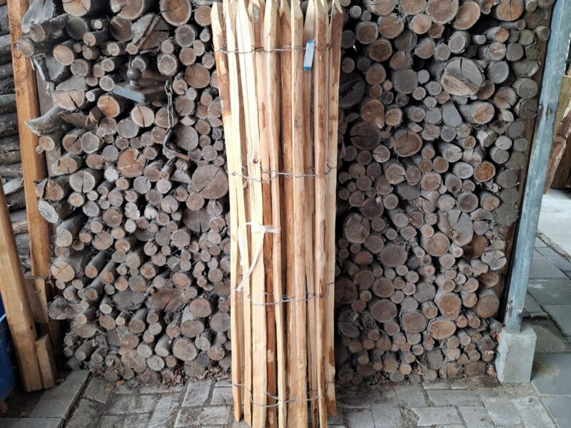 Nr 165 Schapenhek kastanje 150 cm hoog, latafstand 6 cm. Lengte 270 cm