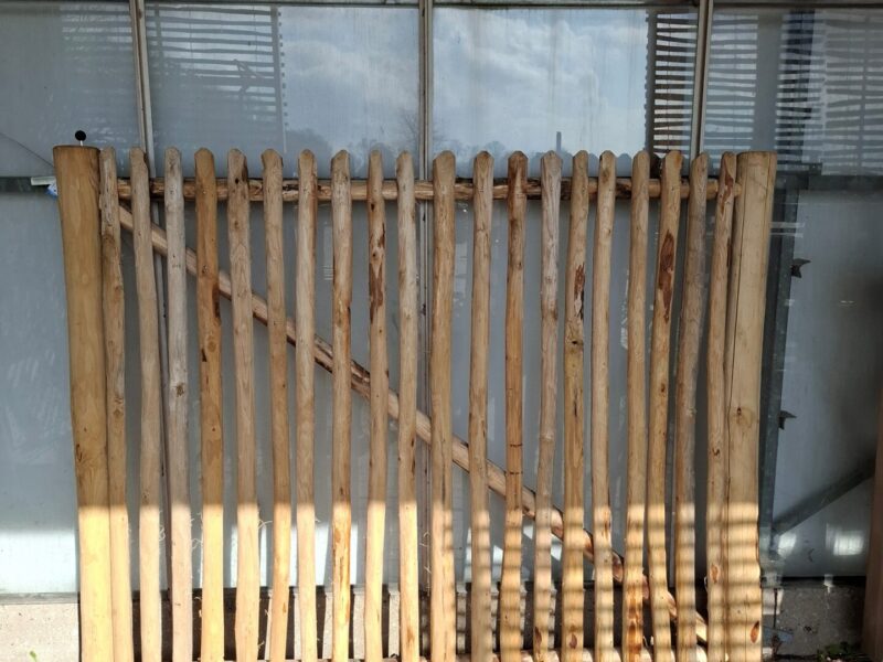 Nr 50 schapenhek poort kastanje enkel rechtsdraaiend 150 cm hoog x 190 cm breed