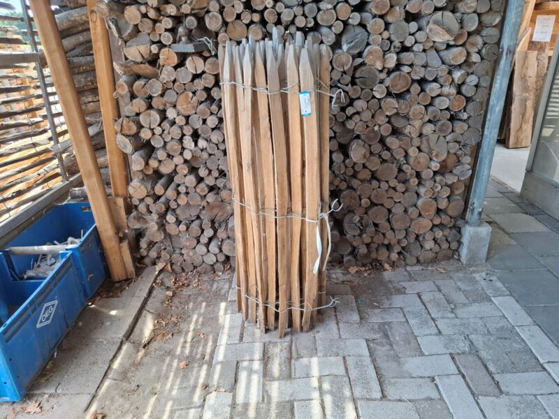 Nr 106 Schapenhek kastanje 120 cm hoog, latafstand 8 cm. Lengte 450 cm