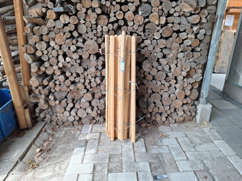 nr 108 robinia schapenhek 100 cm hoog - latafstand 8 m - reststuk 210 cm