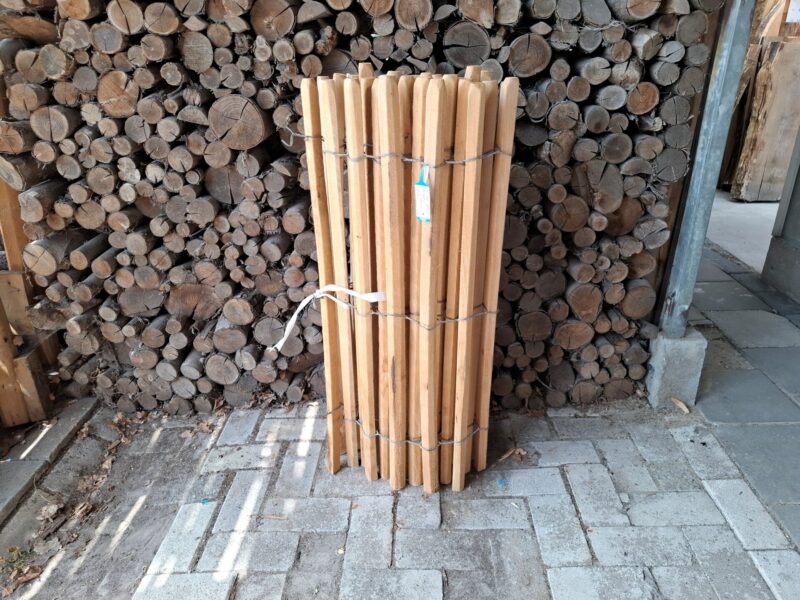 nr 110 robinia schapenhek 100 cm hoog - latafstand 4 cm - reststuk 320 cm