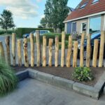 Robinia paal 160 cm lang, diam. 12-14 cm geschild gepunt, Robinia paal 180 cm lang, diam. 12-14 cm geschild gepunt en Robinia paal 200 cm lang, diam. 12-14 cm geschild gepunt
