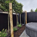 Robinia paal 300 cm lang, diam. 12-14 cm,geschild gepunt, wellness