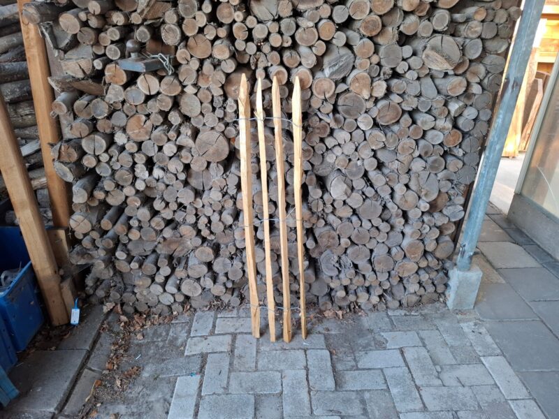 Nr 125 Schapenhek kastanje 120 cm hoog, latafstand 4 cm. Lengte 25 cm