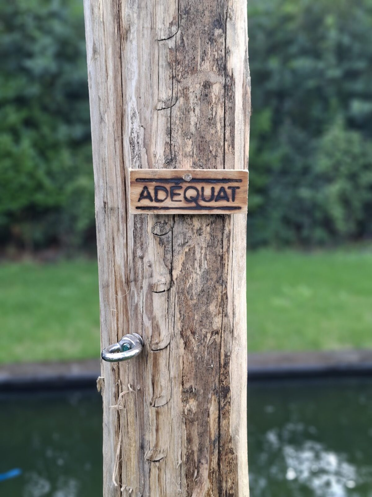 Robinia paal 400 cm lang, diam. 16-18 cm, geschild