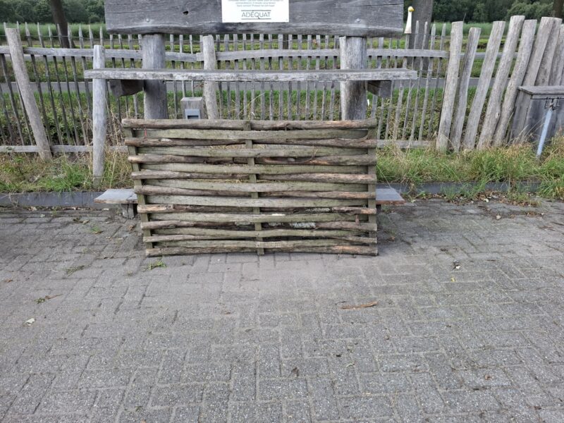 Nr 122 Vlechtscherm kastanje 80 cm hoog, 150 cm breed